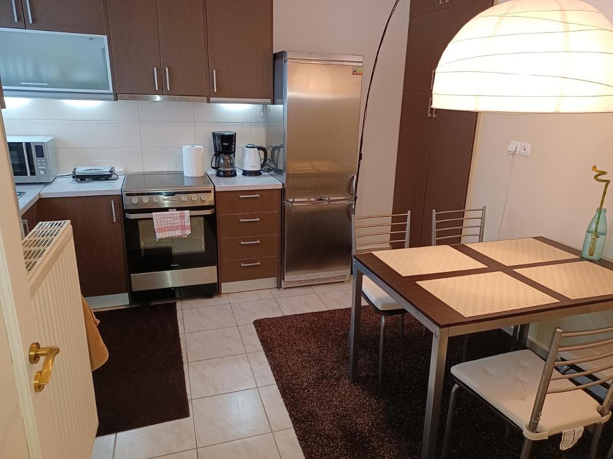 Central Apartment Янина Экстерьер фото